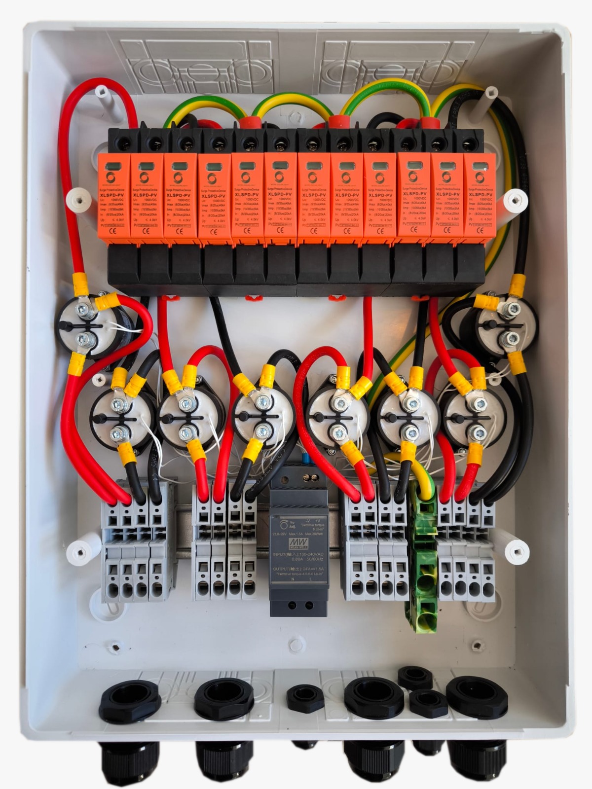 PV Feuerwehrschalter mit ein/ab schaltautomatik und DC Überspannungsschutz  4-strings Solar Generator Anschlusskasten 1000V Typ I + Typ II